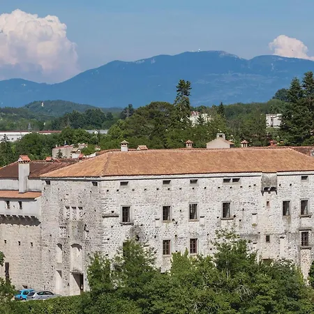 Gorgeous In Pazin Heki
