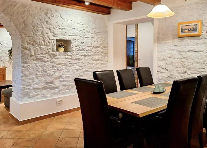 Pet Friendly In Pazin