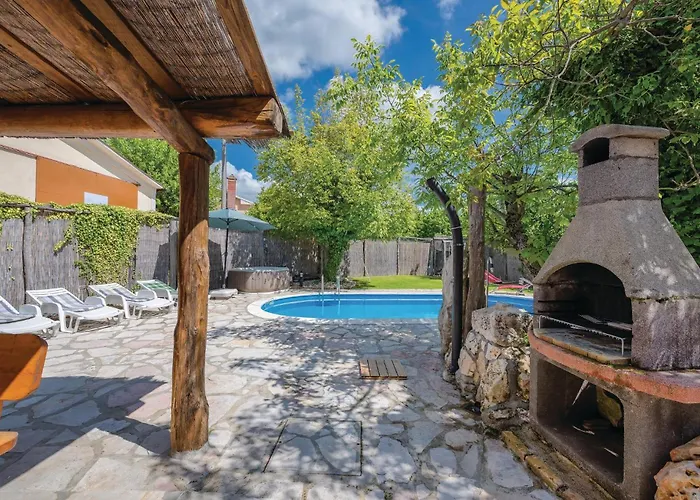 Pet Friendly In Pazin
