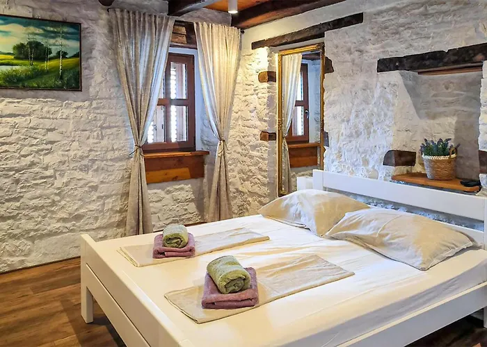 Pet Friendly In Pazin Ferienhaus
