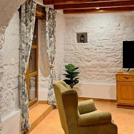 Stunning In Pazin With Wifi Holiday home
