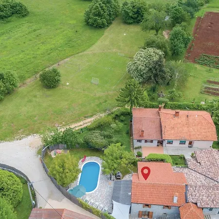 Stunning In Pazin With Wifi Holiday home Heki