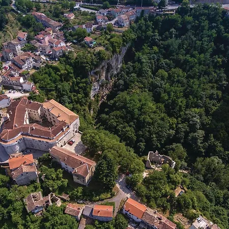 Stunning In Pazin With Wifi Heki